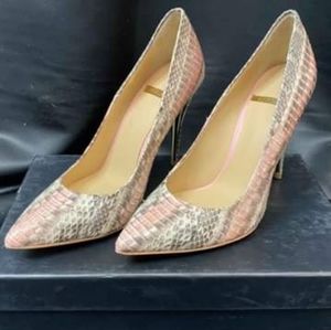 Pointed Snakeskin Pump